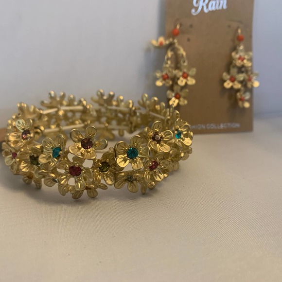 Rain floral gold & multi-colored bracelet NWT - Picture 4 of 5